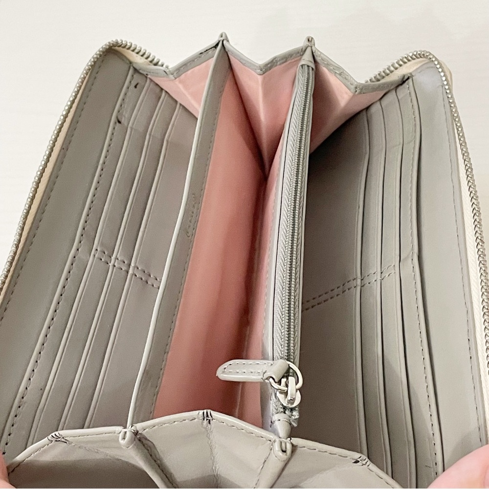 Coach off white and silver leather long zip wallet - Picture 7 of 11